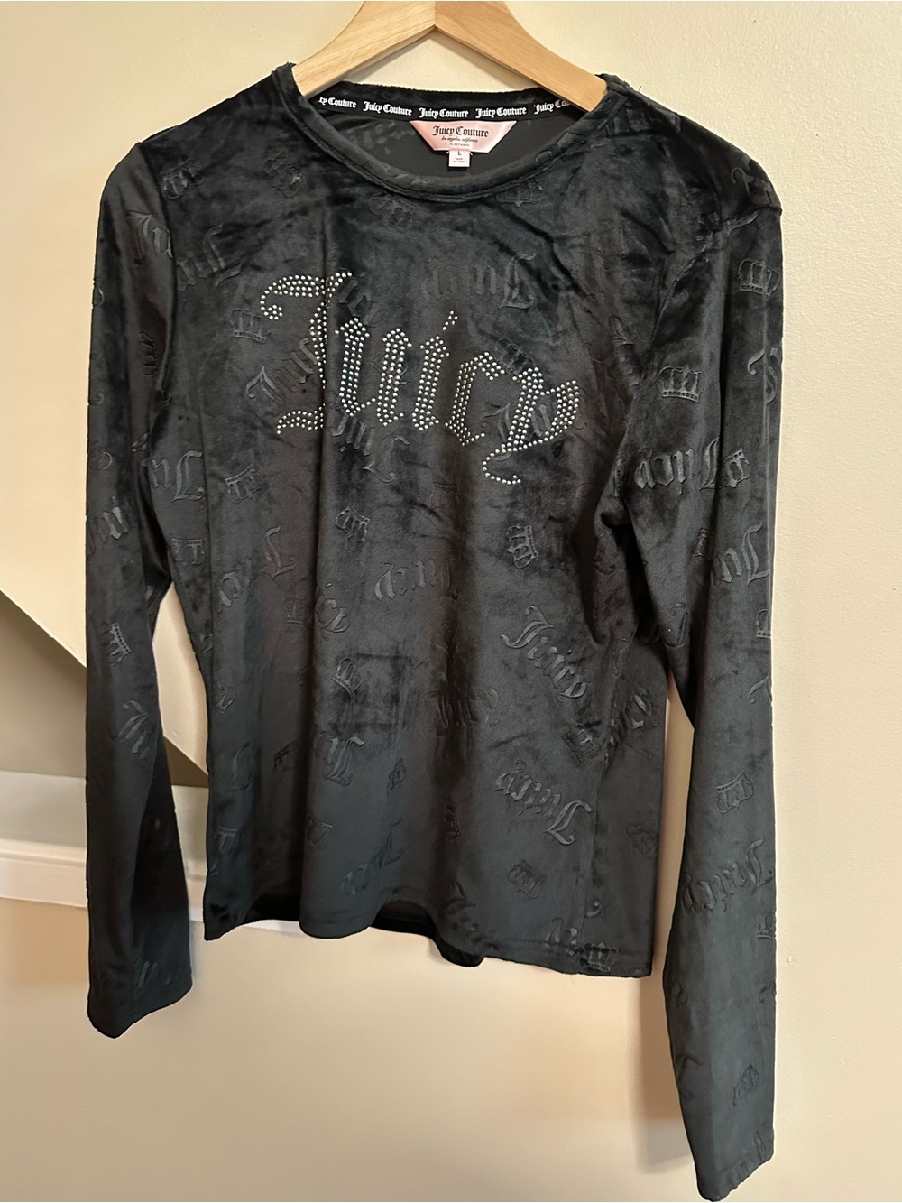 Juicy Couture Black Long-Sleeve Velour Top and pants set